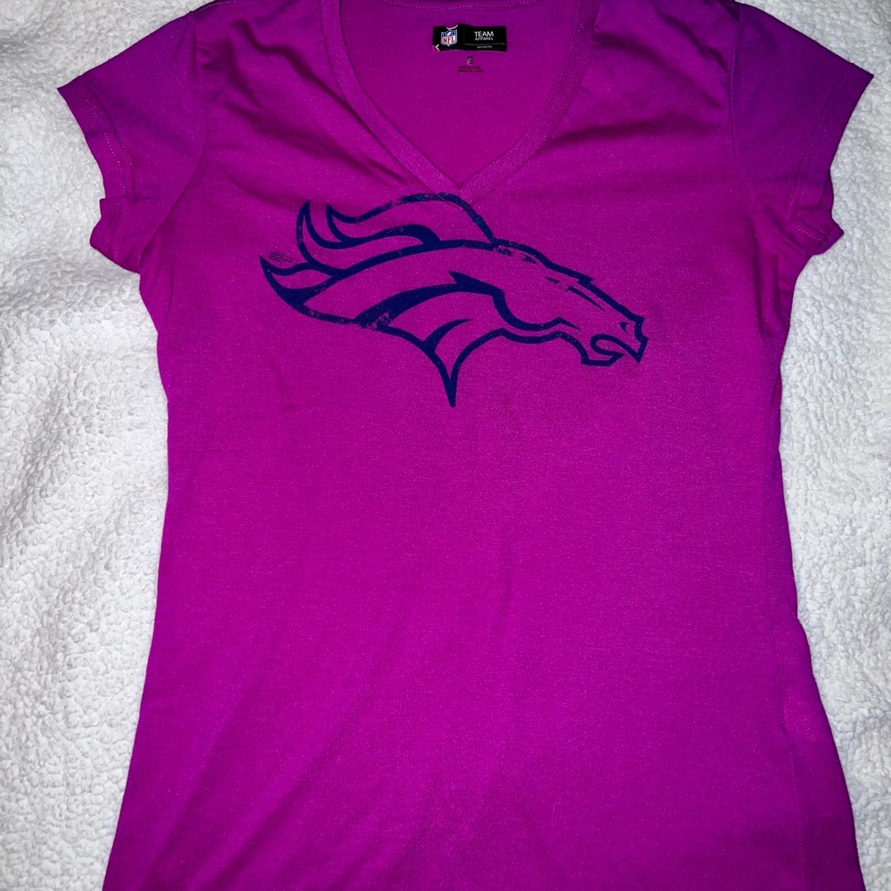 Women's Bronco’s NFL V-Neck Tee